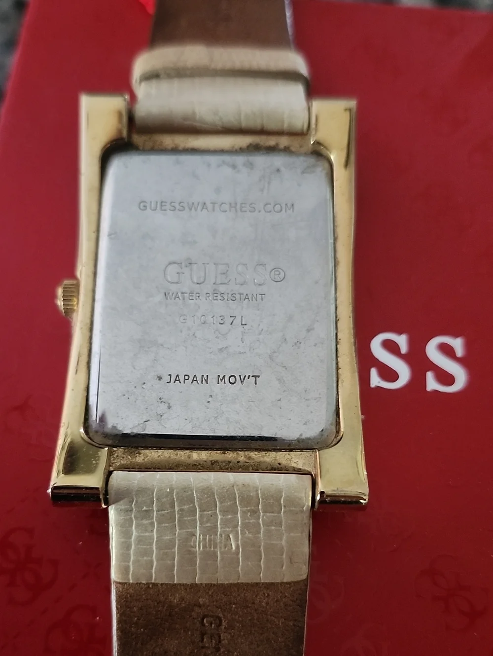 Guess sophisticated rectangular